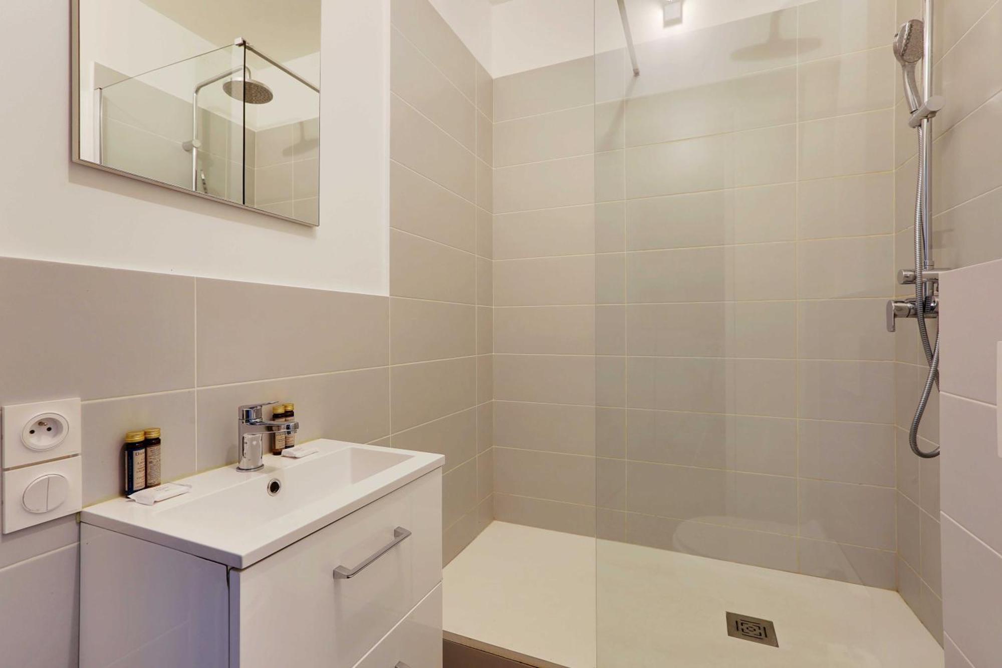 Spacious Apartment - 4Br-10P Montmartre Parigi Esterno foto